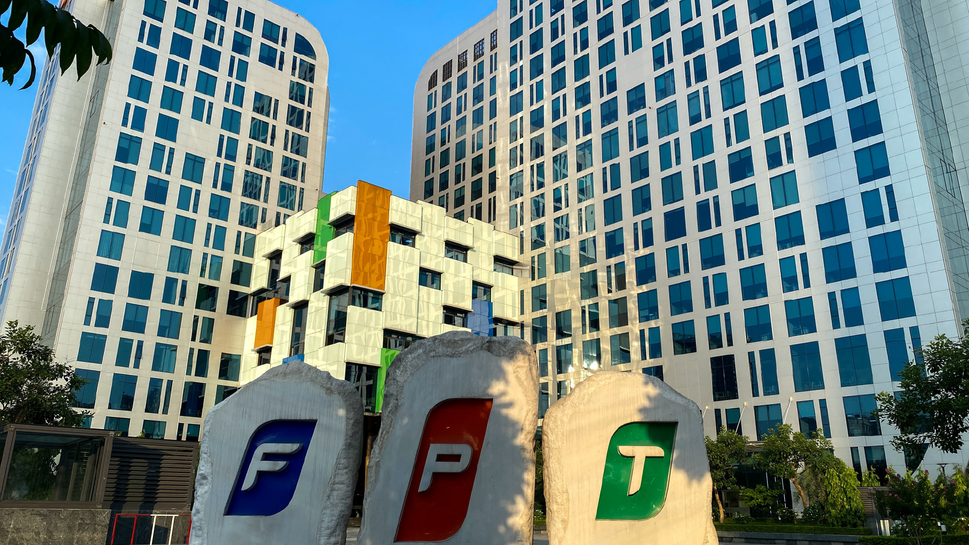 FPT Achieves the AWS Generative AI Competency